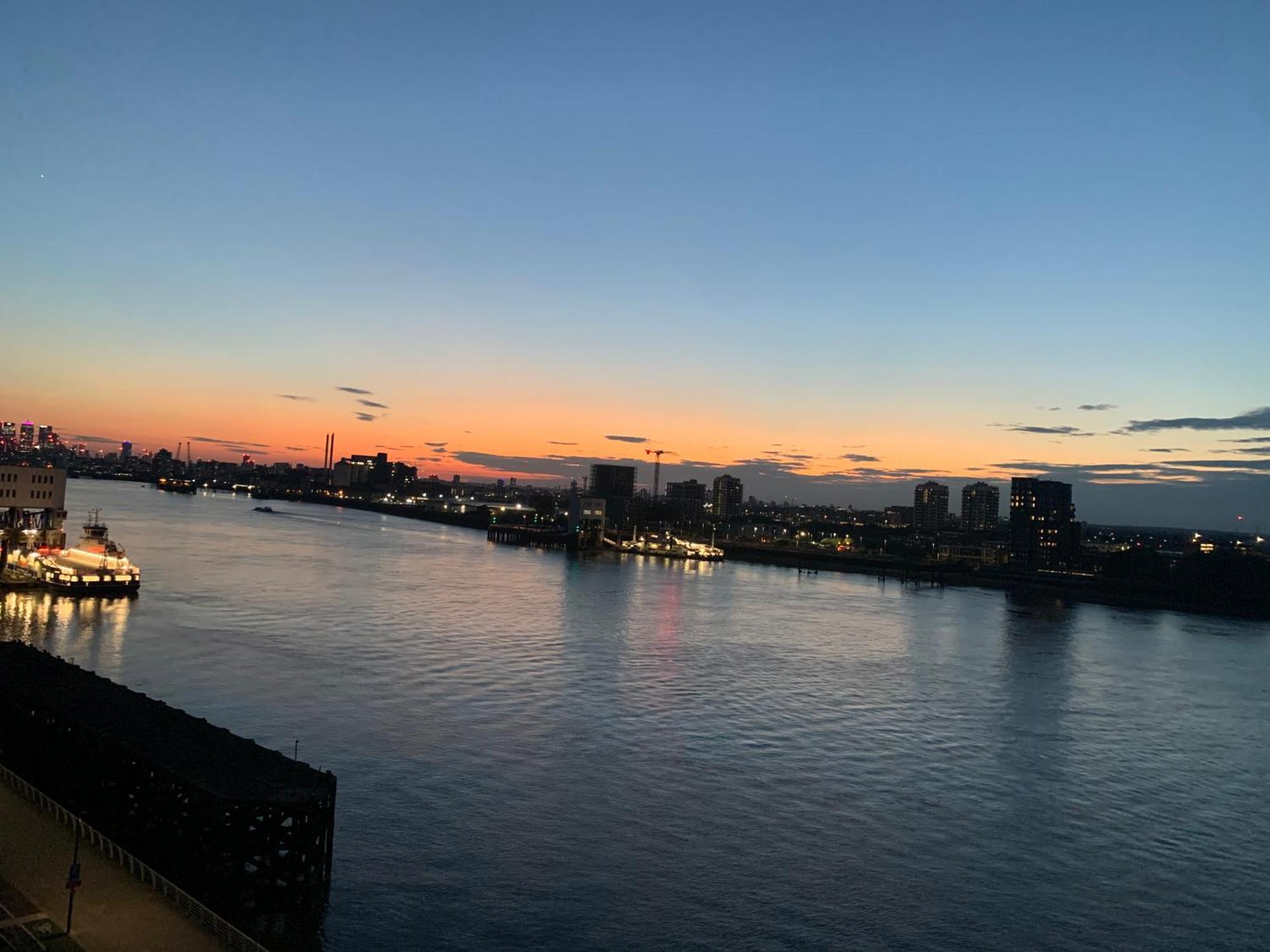 Luxury Riverside Apt With Easy Access To Central London, O2, Excel Centre And Parking Bagian luar foto